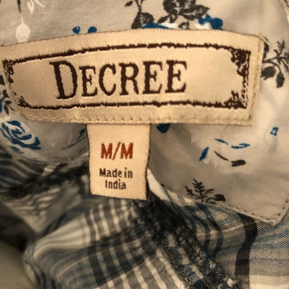 Decree plaid button tunic size medium - Picture 4 of 4